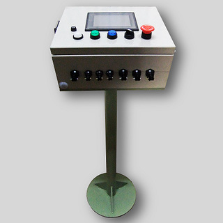 振動試験器の操作盤